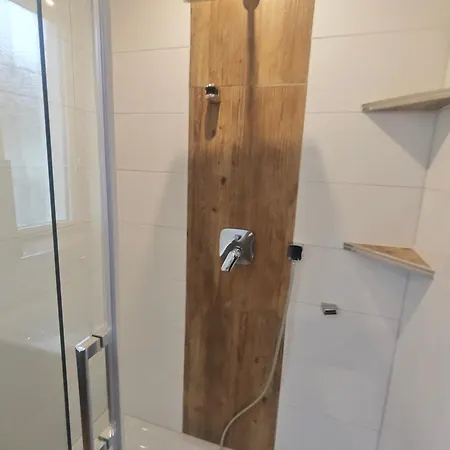 Exklusives Work And Naehe Olpe, Attendorn Und 3 Schlafzimmer 6 Betten , Kueche, Bad