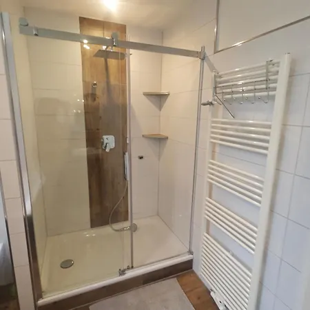 Exklusives Work And Naehe Olpe, Attendorn Und 3 Schlafzimmer 6 Betten , Kueche, Bad