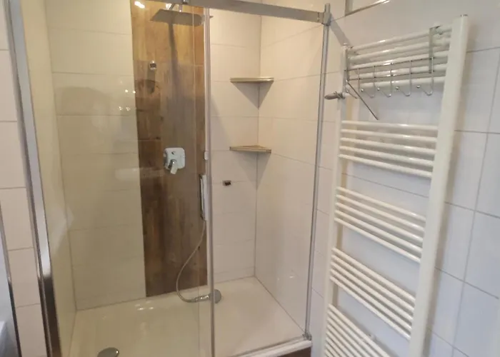 Exklusives Work And Naehe Olpe, Attendorn Und 3 Schlafzimmer 6 Betten , Kueche, Bad